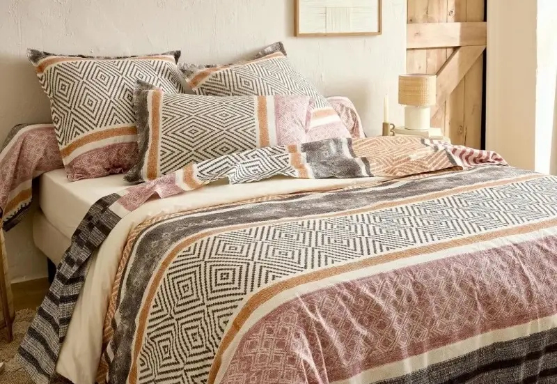 Pourquoi le linge de lit made in France change réellement la qualité de votre sommeil